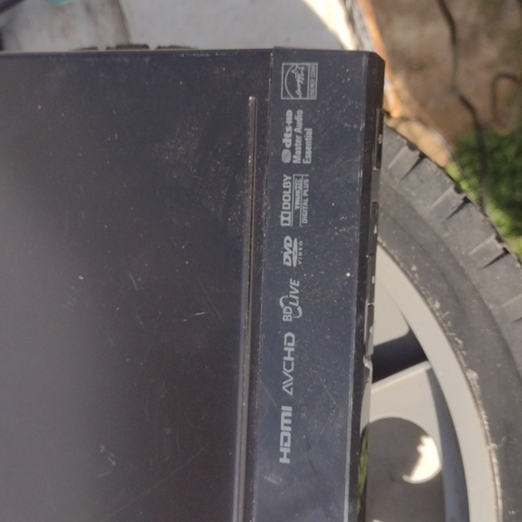 Toshiba Black Blu-ray Player - Picture 2 of 4